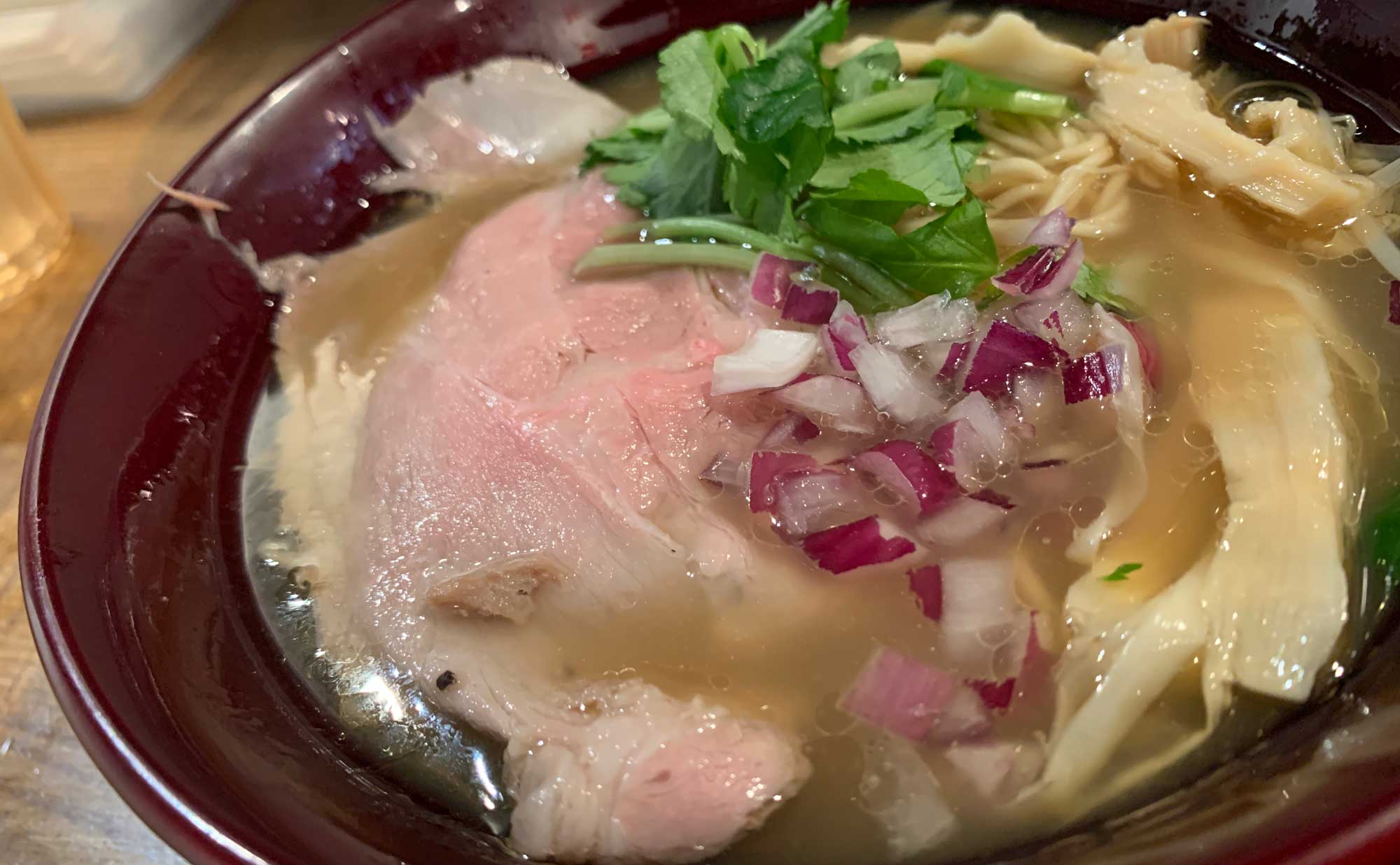 熱海 ラーメン「ゴールデンアイ」(goldeneye) 金目鯛ラーメン チャーシュー