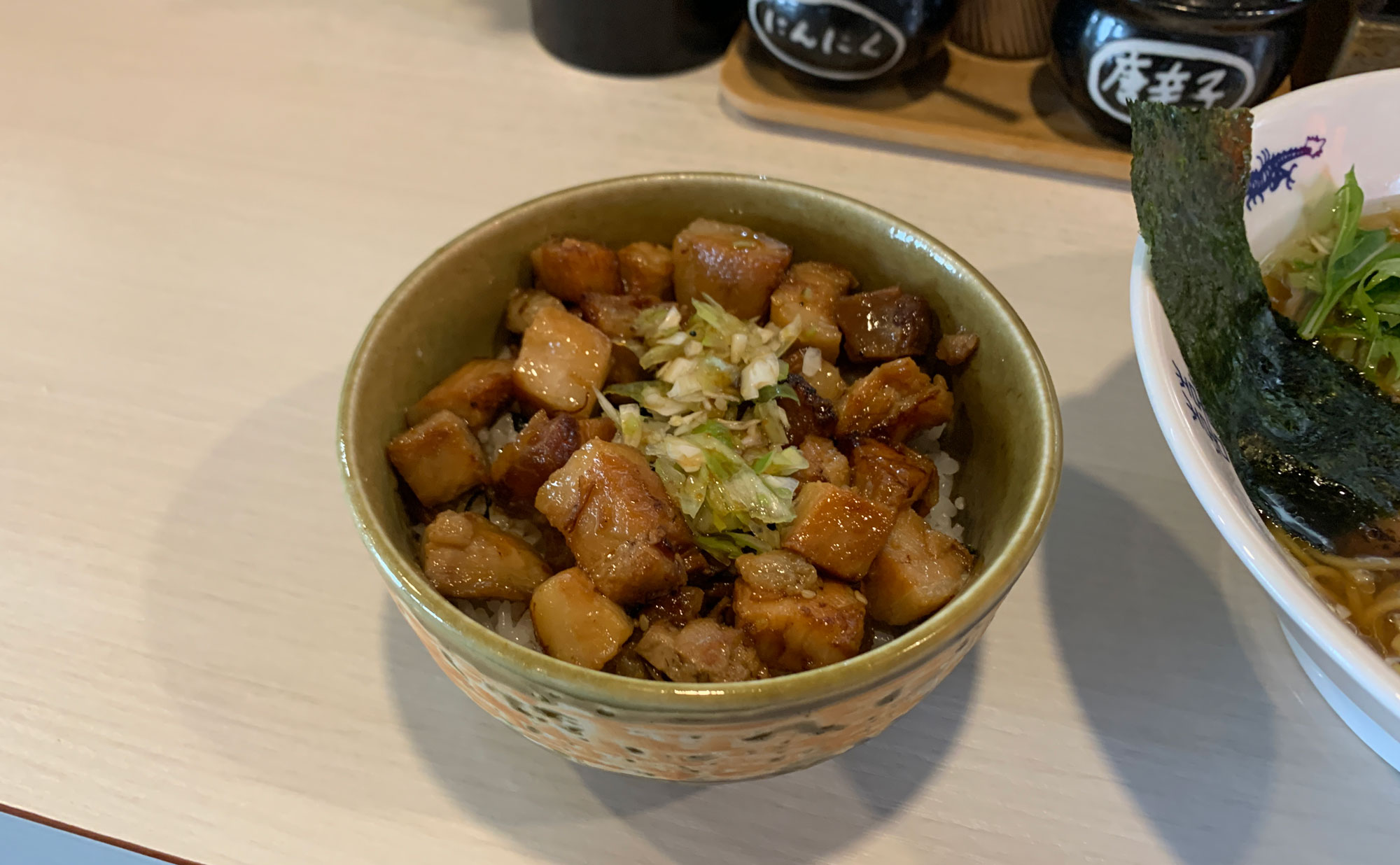 伊東 ラーメン「一徳」(Ittoku) チャーシュー丼